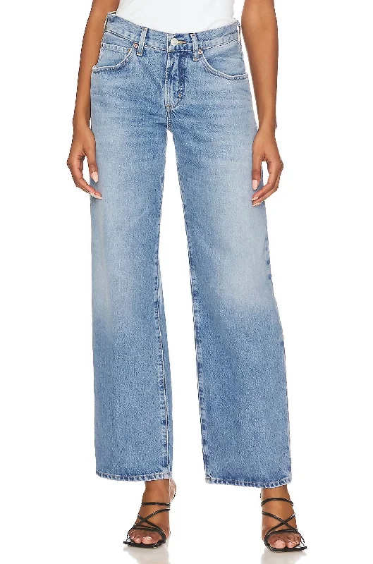 Women's CaprisFusion Jeans In Renounce