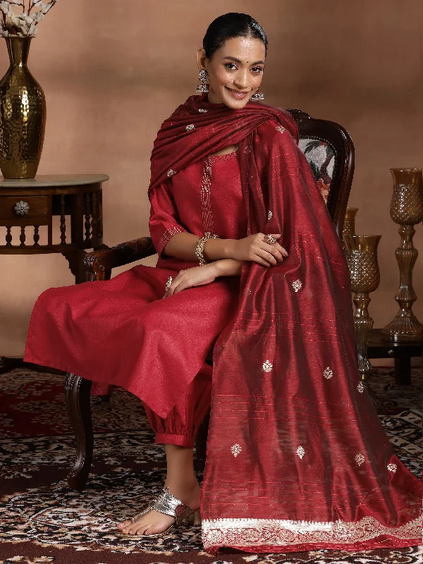 Women's Jumpsuits with Peter Pan CollarMaroon Solid Cotton Blend Straight Suit With Dupatta