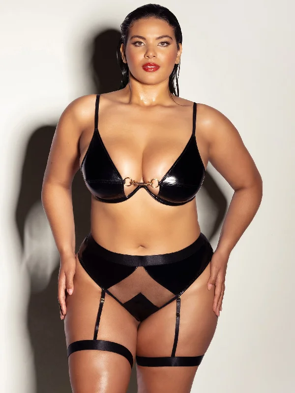 seamless lace low-rise pantiesFetish Curvy Fatale Bra Set