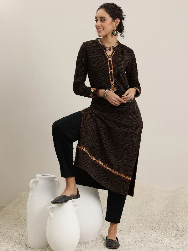 Women's Jumpsuits with V-Shaped CollarBlack Embroidered Wool Straight Kurta