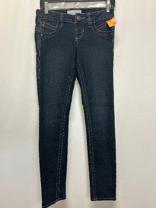 Women's Jodhpurs with U-Shaped CollarJeans Skinny By Maurices  Size: 8